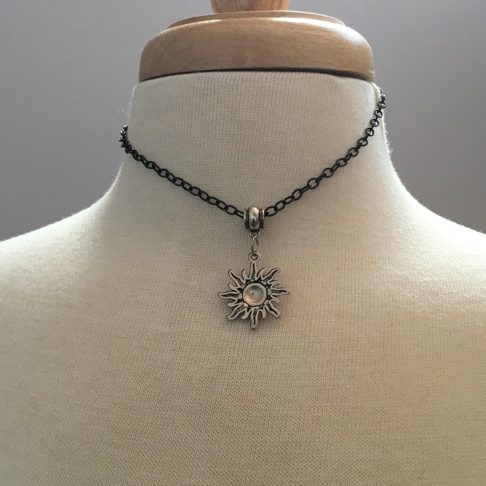 Silver ray of sunshine choker